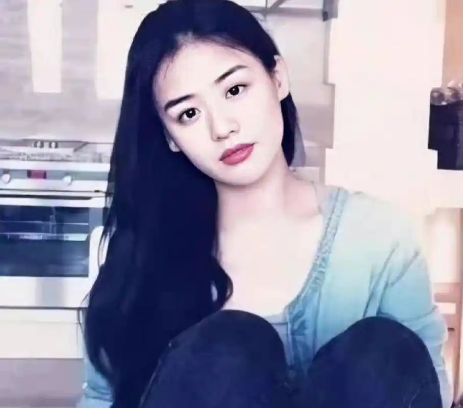 马思纯早期照片清纯有灵气!《他来了,请闭眼》你看过了吗?