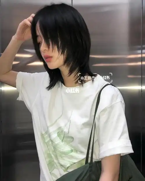 头发无性别千禧随性的中短发层次电影里的复古层次清冷女孩99中性的