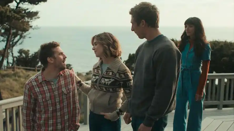 电影:两闺蜜来小岛度假,当发现闺蜜不是本人时一切都晚了