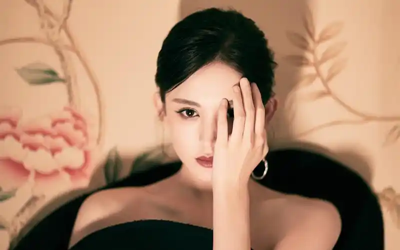 古力娜扎性感"黑蝴蝶"高清桌面壁纸