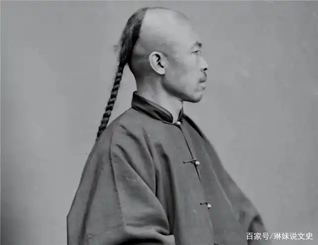 清朝人的发型真的是阴阳头?别被电视骗了,他们真实的发型是这样