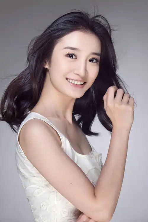 图集家有儿女她的作品林好,出生于广东梅州,2004年