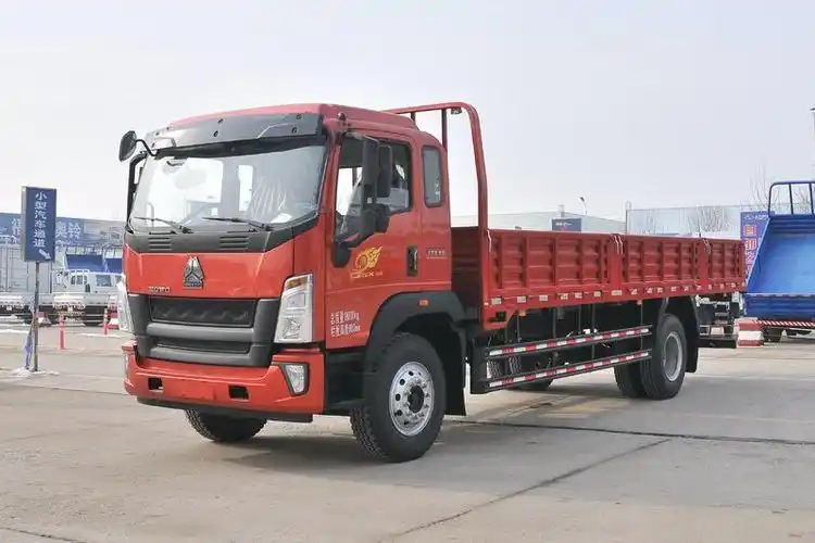 【重汽howo轻卡 g5x中卡 220马力 4x2 6.75米 国五 栏板载货车(zz1187