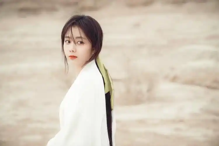 90谭松韵 | 电脑壁纸18p_高清图集_新浪网