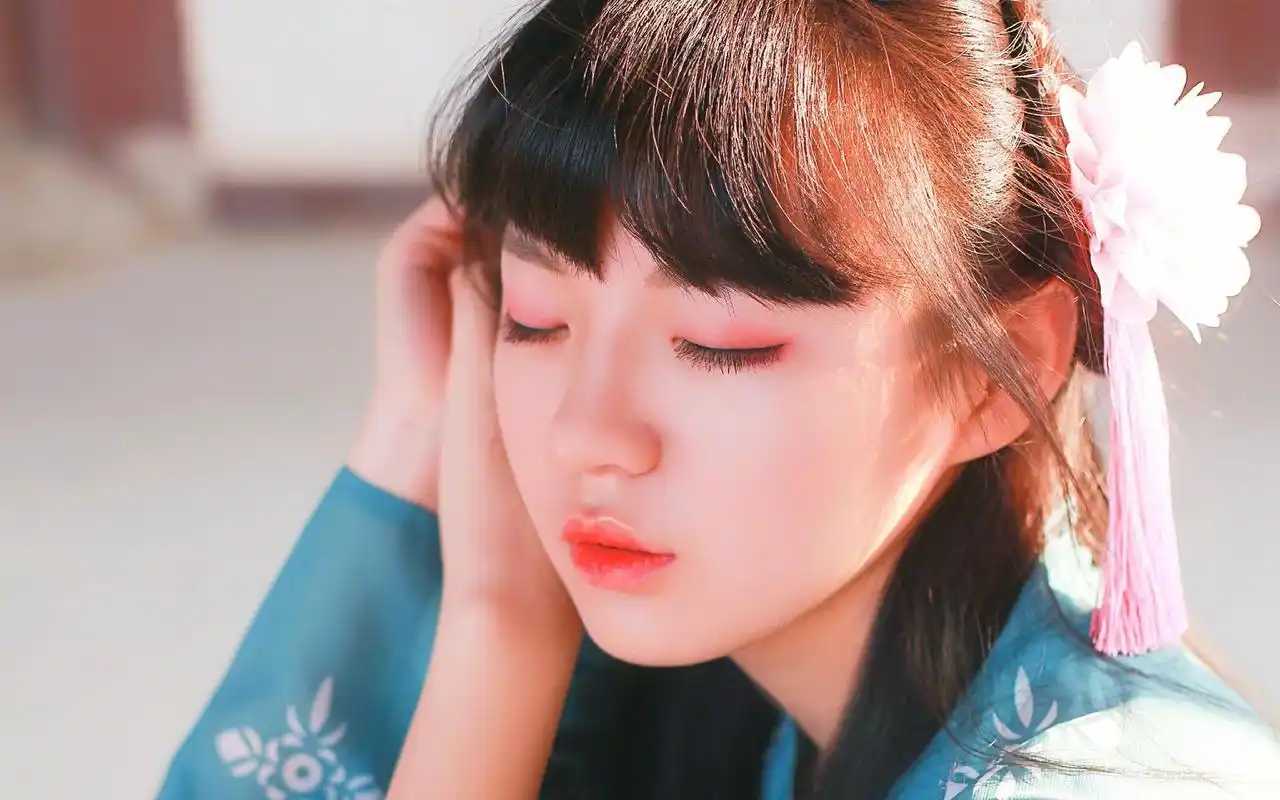 古代汉服美女图片高清的电脑桌面壁纸