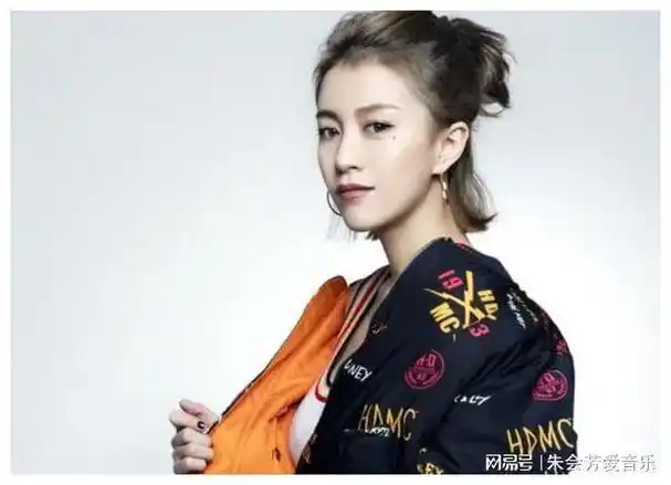 没想到,在与对手张碧晨的决赛中,李嘉格表现紧张,最终仅获第四名.