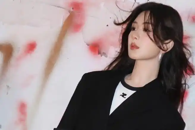 小94 更新@杨紫  『andy酷酷滴』  coooooool girl～今天口号 嘶哈