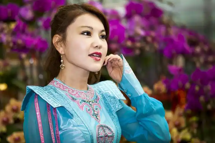 乌兰图雅来台创园演出