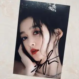 关晓彤亲笔签名照片3款 / 6寸大小 /生日礼物