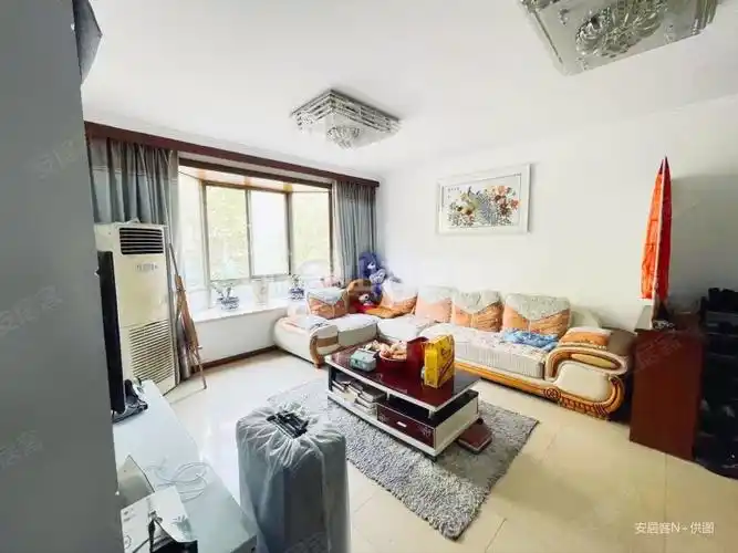 富贵花园小三房商业配套成熟近医院朝南交通便利