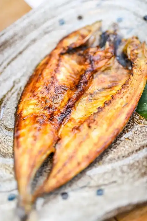 炭烤剥皮牛鱼的做法