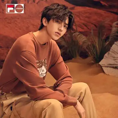 00:00【蔡徐坤同款】fila fusion斐乐x wm白山联名款运动宽松卫衣男