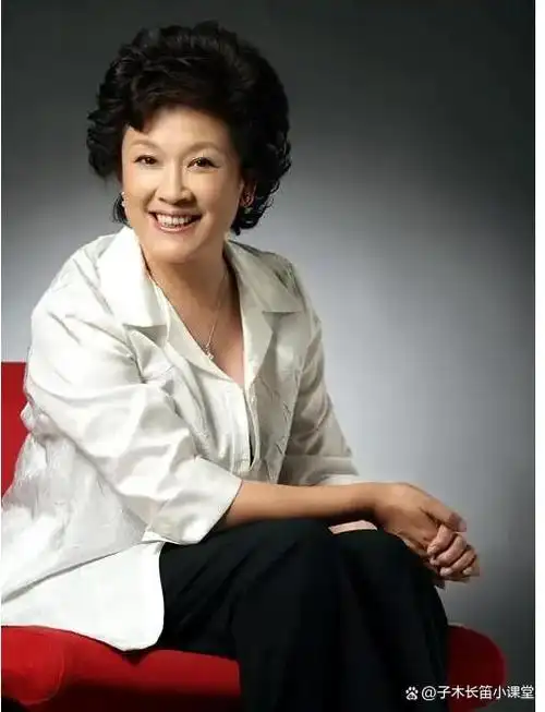 宋春丽:母亲专业户演员,结婚30年未生育儿女,如今61岁喜当妈