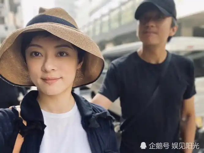 沉寂多时邓超发文和医务人员互动却意外透露回归跑男信息