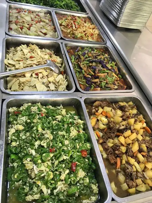 三源饮食饭堂现场员工餐菜式