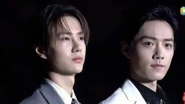 28岁肖战和22岁王一博同框像同龄,他和杨洋同岁看起来却像小五岁_差距