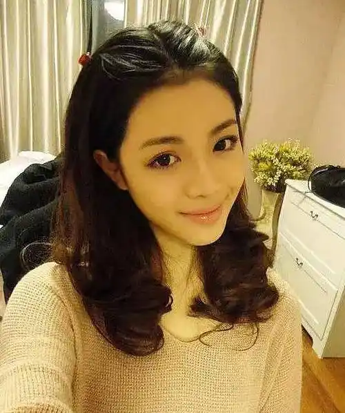 原创钟楚曦整容前旧照被扒看清模样网友李现现在还能认出她