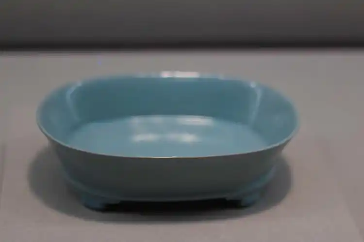 台北故宫镇馆之宝,汝窑水仙盆,此水仙盆有不少故事传说,在有兴趣可