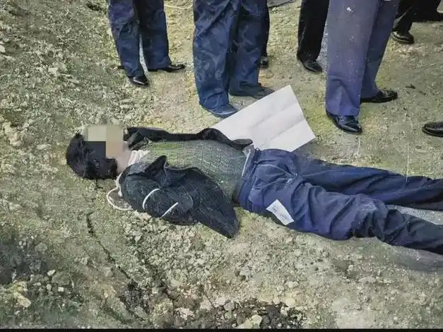 倒在地上身上还绑着法绳子|刑场|罪行|执行死刑_网易订阅