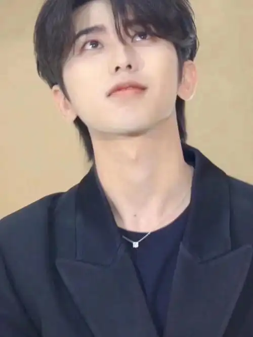 蔡徐坤最后想说每次都是all black 超级9292