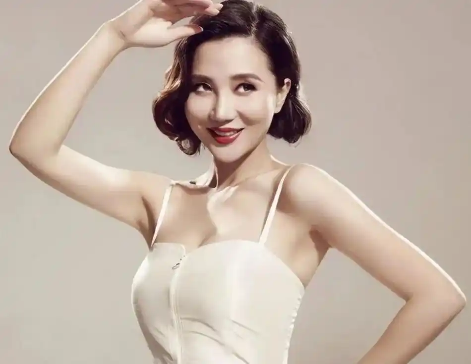 阿朵:巅峰时刻却选择放弃 "消失"5年 40岁逆风翻盘 向阳而生