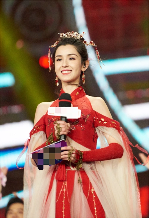 哈妮克孜不红了一舞成名被陈赫签约却因蜡烛门丑闻翻车