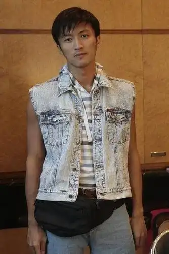 1999年左右的谢霆锋火到什么程度?人气直逼"四大天王"