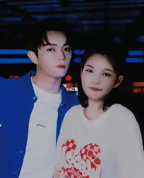 不装了 我就是许凯的圈外女友