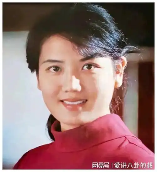 李秀明红极一时离婚再婚移居加拿大69岁的现状