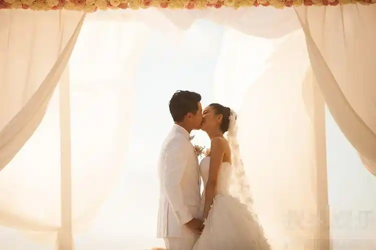 婚礼现场引人关注陈思诚佟丽娅婚礼16日举行