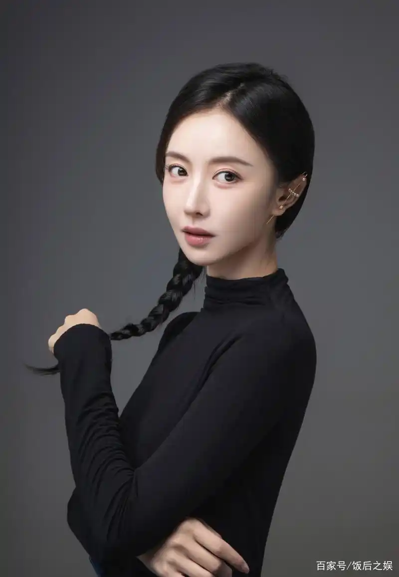 潘时七:端庄秀丽,温婉动人