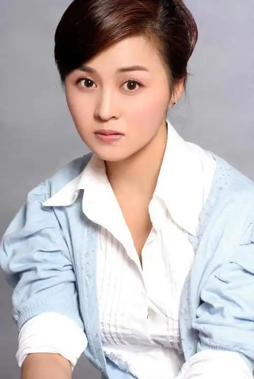 2008年刘芳毓因主演的电视剧《小鼓大戏》荣获了第25届中国电视金鹰奖