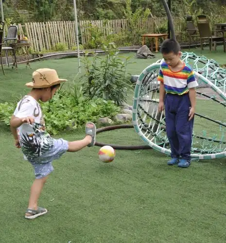 2019年7月26夏日,童真在自然中绽放.