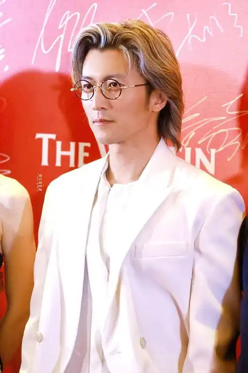 谢霆锋说所有动作都是来真的