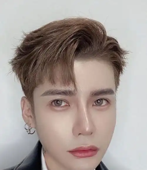 王嘉尔同款发型