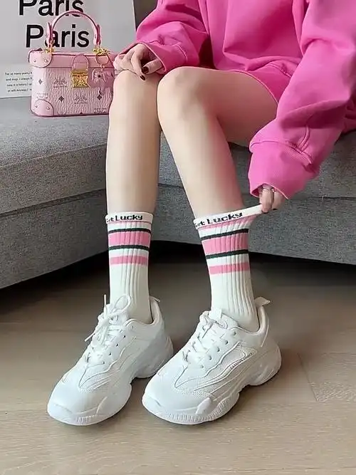 诸暨袜业条纹袜子女中筒袜网红款超火百搭运动外穿长袜长筒ins潮