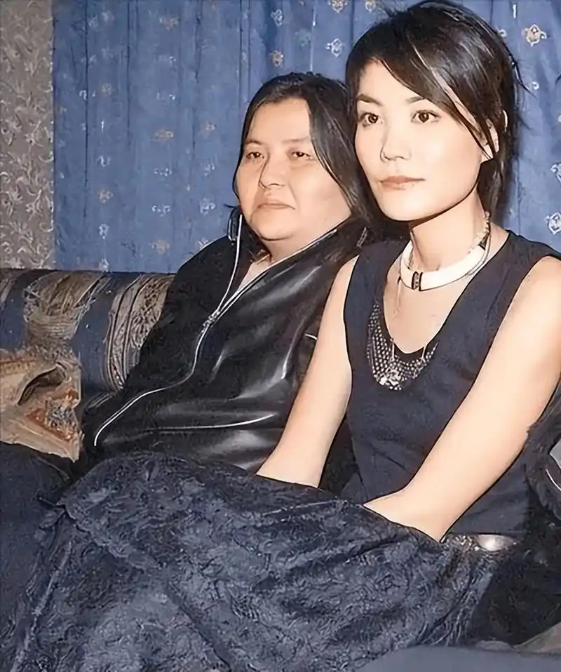 一手捧红那英王菲,从黑帮手里救下林志玲,年过50至今无人敢惹 !