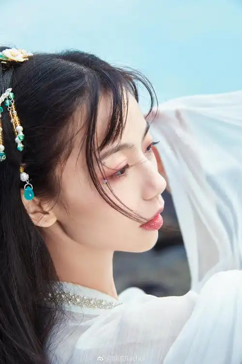 中国内地古风音乐原创女歌手,毕业于 a target="_blank" href="/item