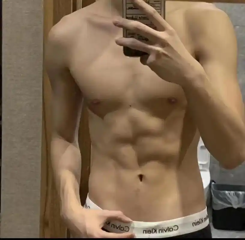 夏天就是要看98#腹肌小哥哥 #帅哥 #清纯男高 - 抖音