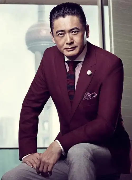 张国立在《1942》的时候,体会不到饿的感觉,就真饿自己,瘦了二十一