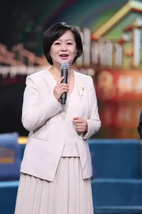 鞠萍姐姐主持谢谢了我的家一席白衣气质优雅醉了年华