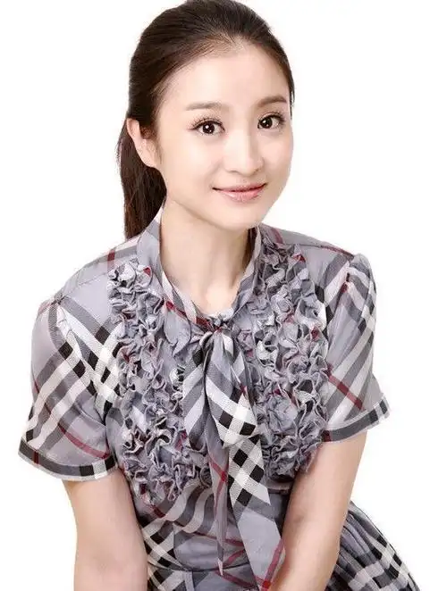 她在剧中为爱守候刘烨,也曾饰演杨紫的好友,她叫林好!