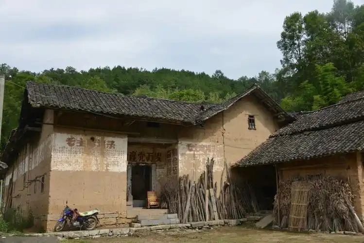 那些即将消失的乡村老屋