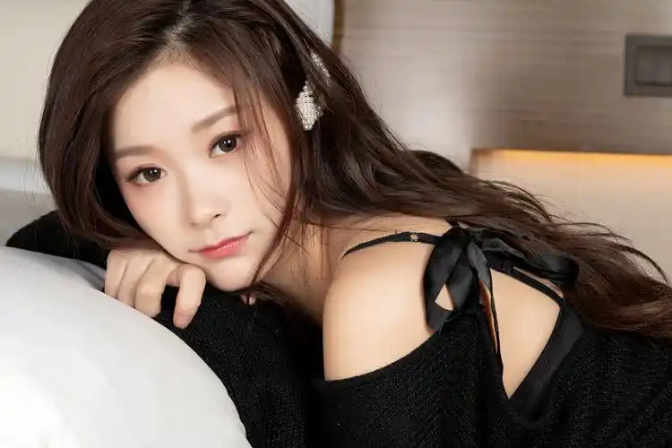 克拉女神菲菲4k桌面壁纸-美女壁纸 - 壁纸之家