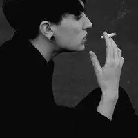 孤独的抽烟头像男生霸气十足【点击鼠标右键下载】