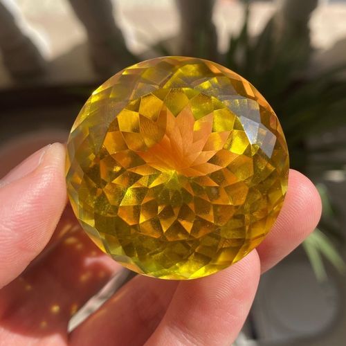 珍藏4厘米纯天然金黄色黄钻石裸钻奢华贵重彩钻彩宝石硬度达到9