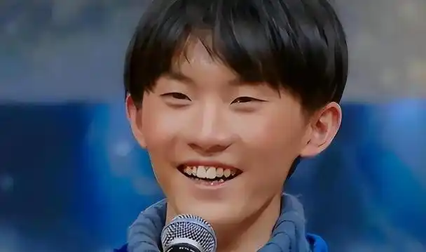 明明长相普通非要被捧成绝世男神求求了别再尬吹了