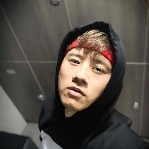 张杰更新ins释谜之角度自拍粉丝直呼降低颜值