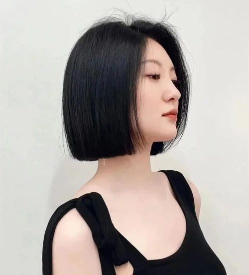 刘海|适合50~55岁女人的流行发型,端庄优雅时髦,减龄洋气又显气质