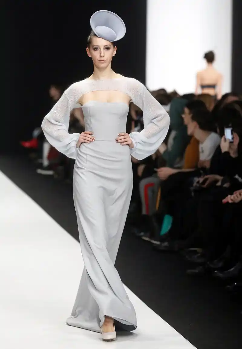 俄罗斯时装周——斯拉瓦·扎伊采夫时尚实验室时装秀[1]